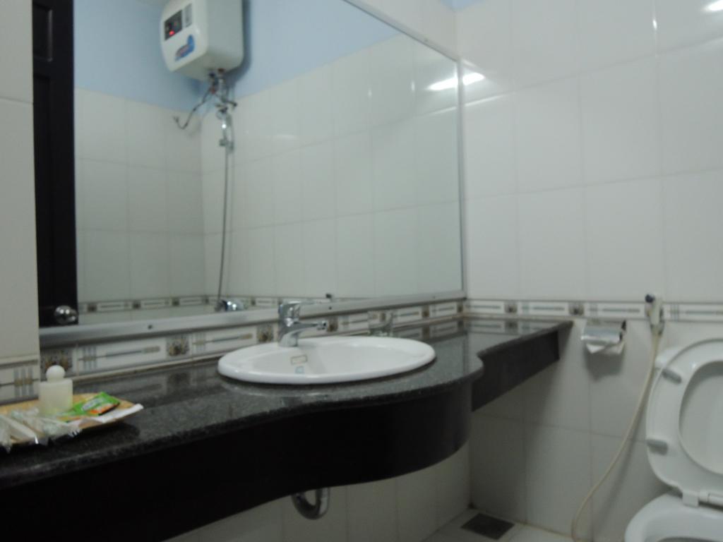 My Hanh Hotel Hue Exterior photo