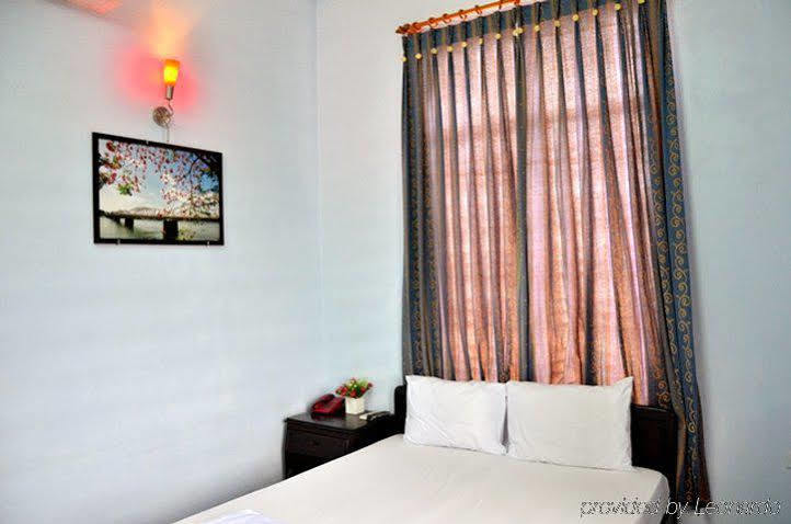 My Hanh Hotel Hue Exterior photo